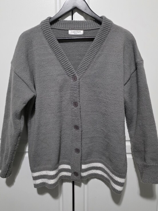 Golden Earth Studio Sweaters - Golden Earth Studio Womens Gray V-Neck Button Boyfriend Cardigan w Stripe Hem